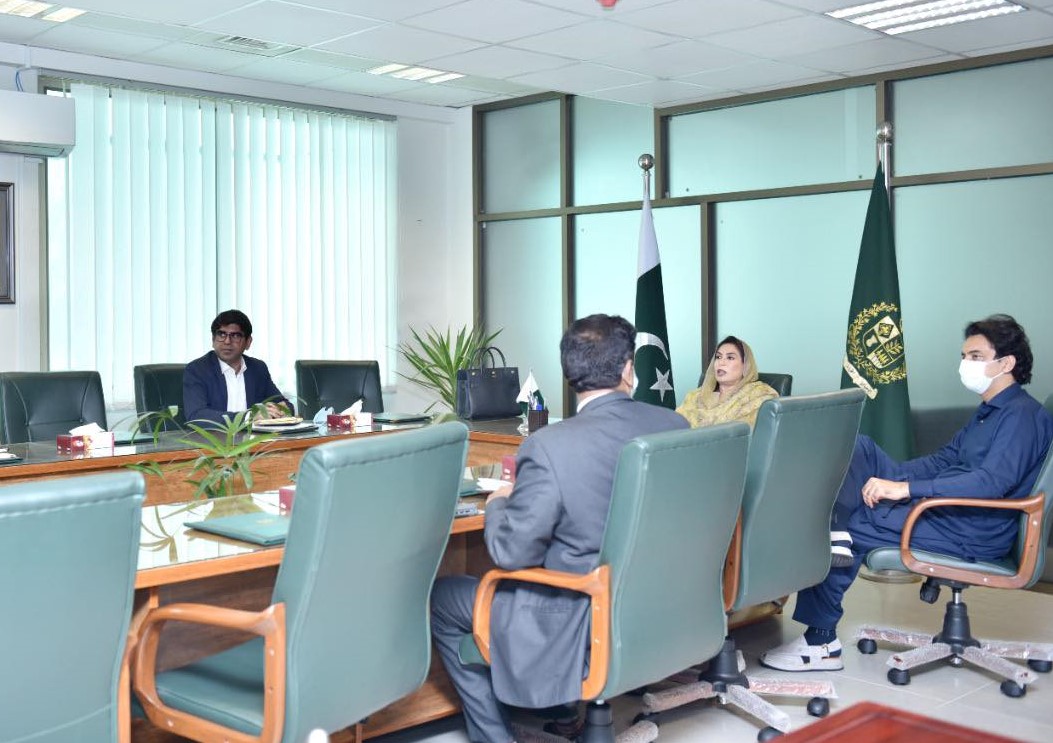 Special Assistant for Youth Affairs / Head of Kamyab Jawan Programme Usman Dar called on Federal Minister for Inter-Provincial Coordination Dr. Fehmida Mirza.