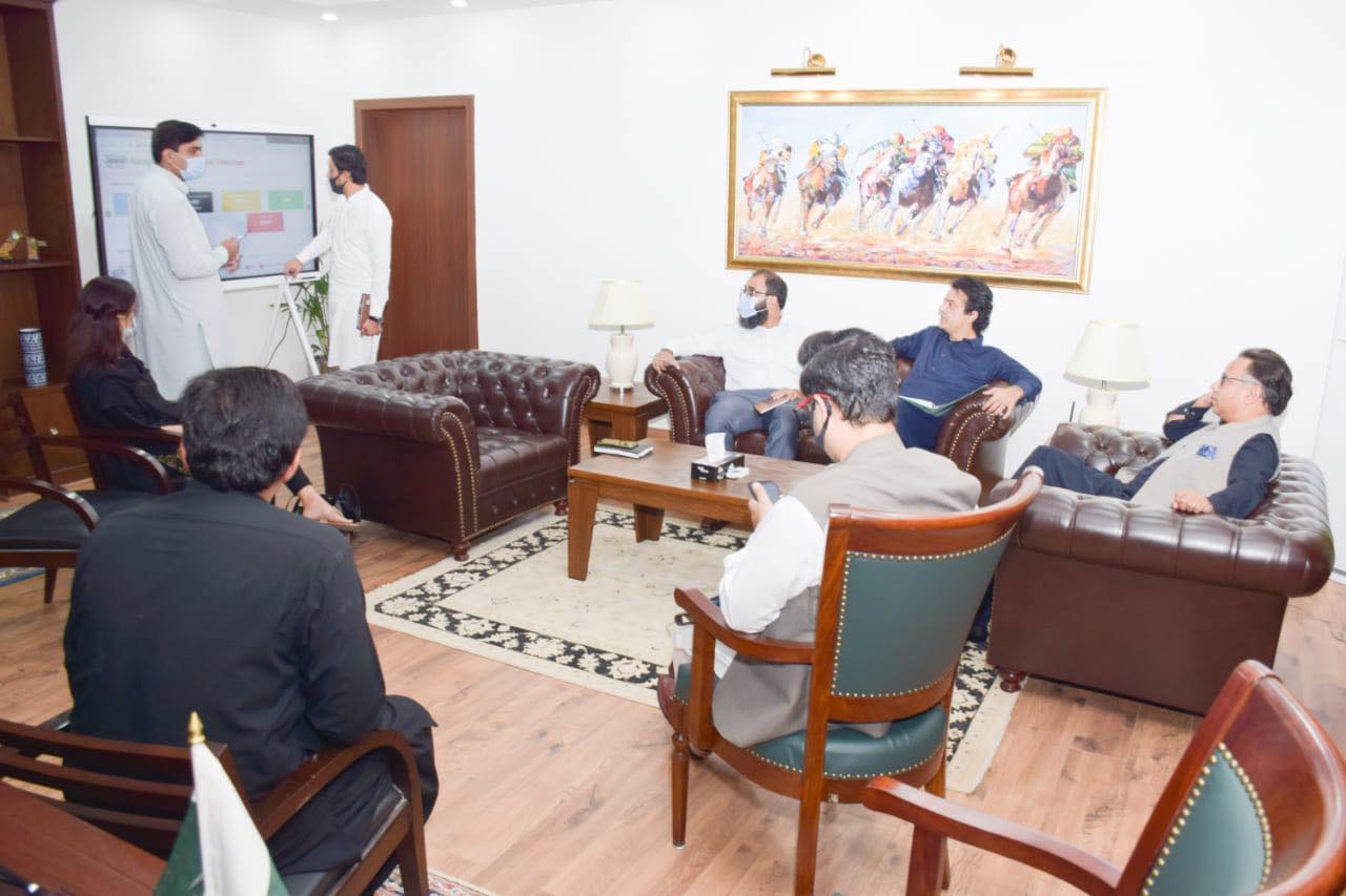 SAPM for Youth Affairs Usman Dar met with a team from the National Information Technology Board in Islamabad and had a detailed discussion on various projects of Kamyab Jawan Programme.