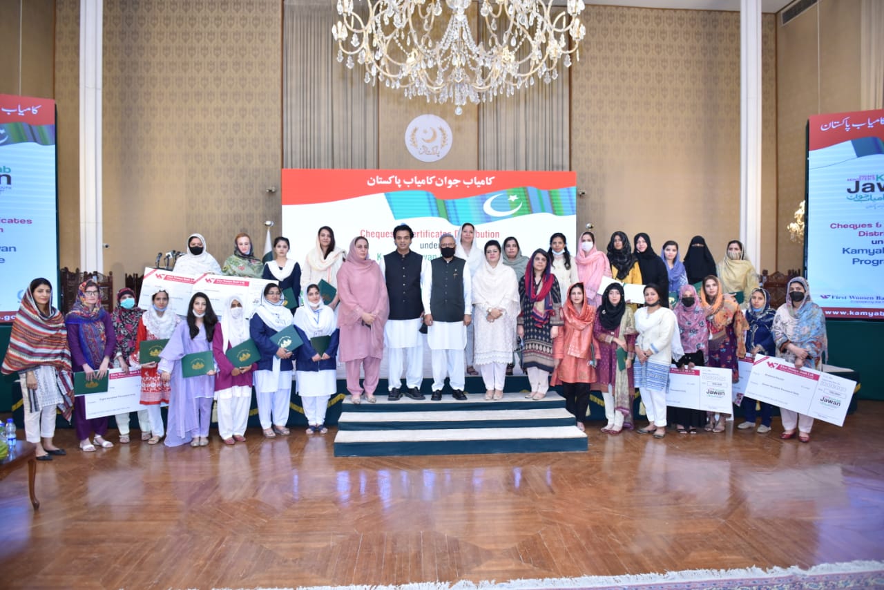 Group Picture With the participants of the event at Presidency.