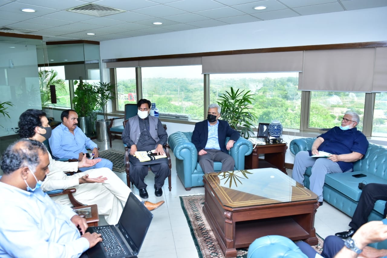 SAPM on Youth Affairs Usman Dar meets Khyber Pakhtunkhwa Provincial Minister for Science and Information Technology Atif Khan. Dated: 06.08.21