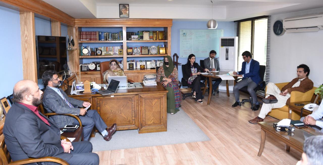 SAPM Usman Dar met with Dr. Shaista Sohail, Executive Director, Higher Education Commission and other representatives in Islamabad. 