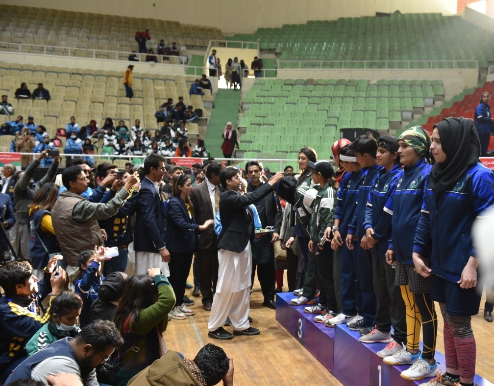 Federal Minister of Communication Murad Saeed's participation in various sports competitions launched among the universities under the Kamyab Jawan Sports Drive.