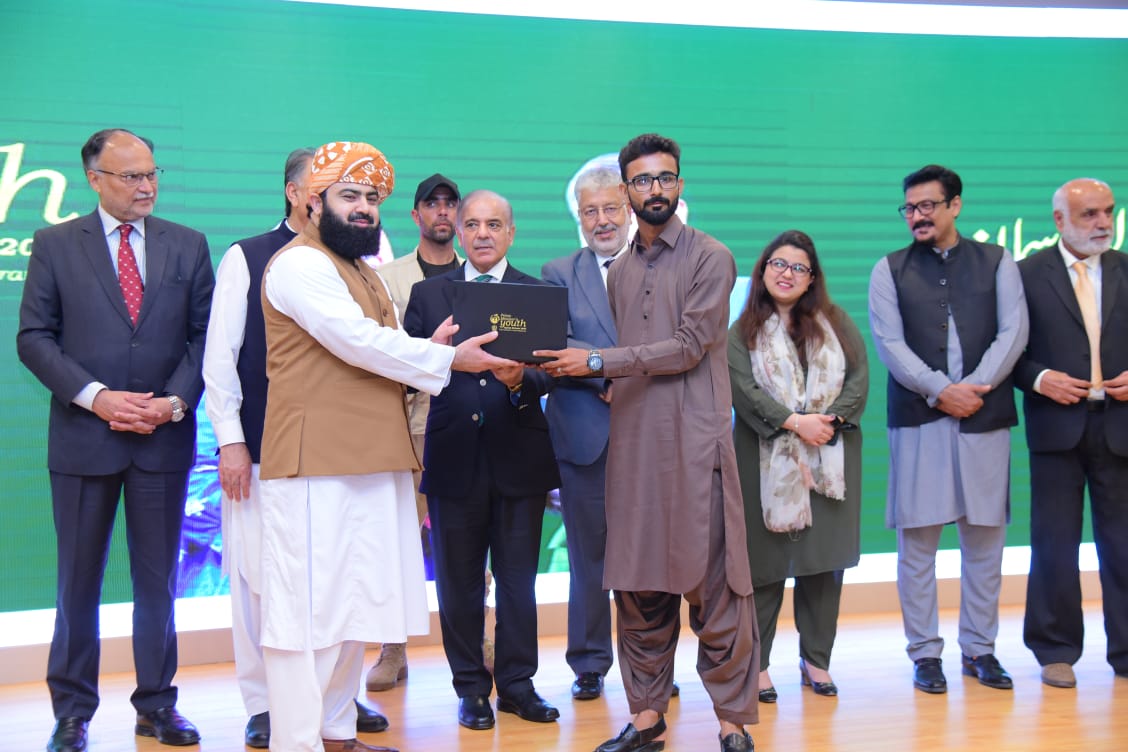 Under the Prime Minister's LaptopScheme, distribution ceremonies are being held across the country. A laptop distribution ceremony was also held in Gwadar. In which the Prime Minister of Pakistan distributed laptops among the talented students.