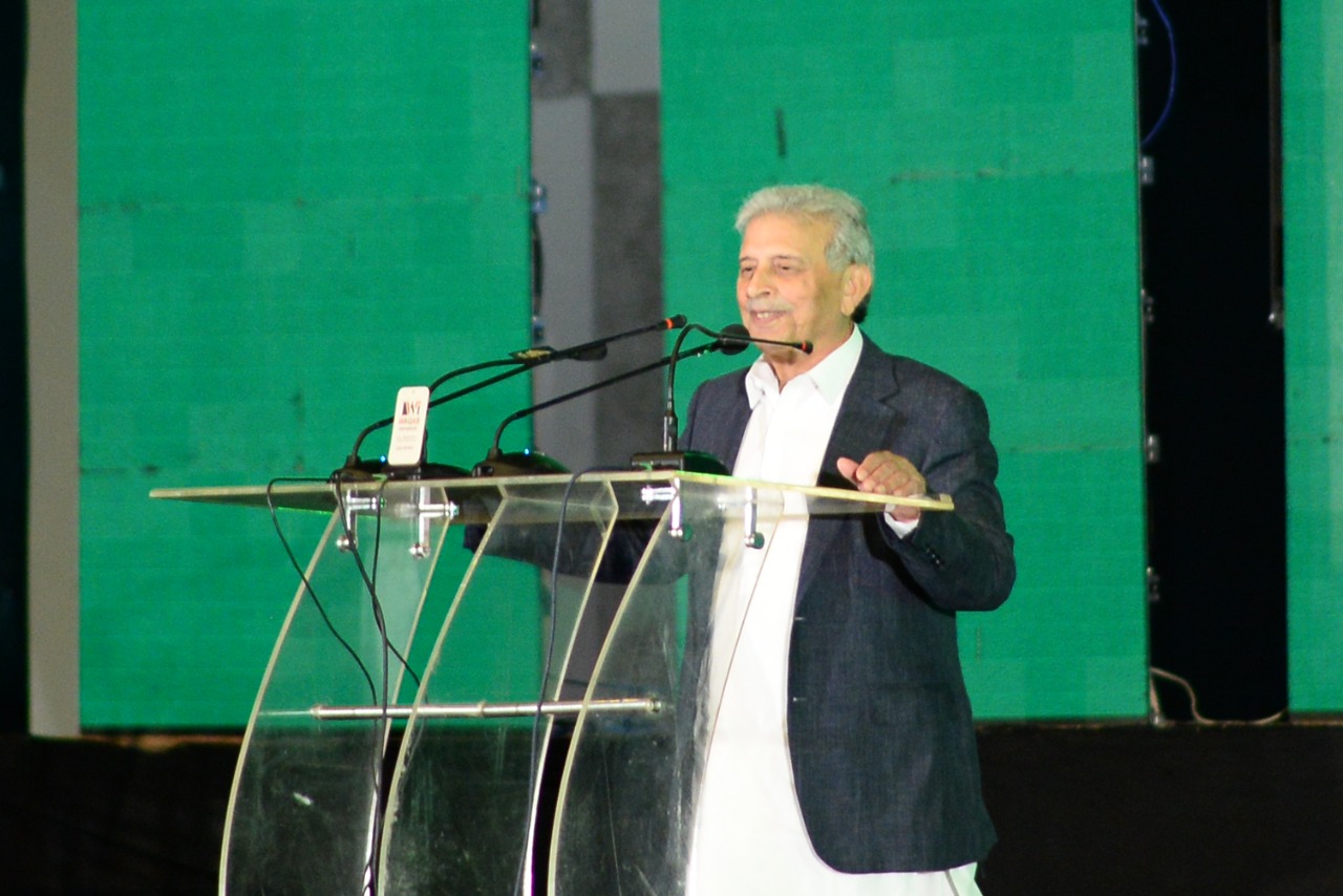 Federal minister for Education and Professional Training Rana Tanveer Hussain adressing the Pakistan Youth Convention.