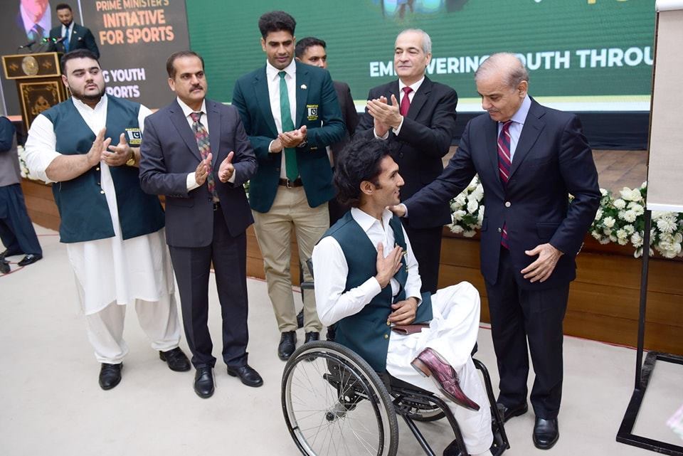 The inaugural ceremony of Pakistan's first sports university was held at the Prime Minister's Office Islamabad. Prime Minister Shehbaz Sharif appreciated Mr. Altaf-ur-Rahman, Pakistan's leading Table Tennis player at the launching ceremony of Prime Minister's Initiative for Sports in Islamabad.