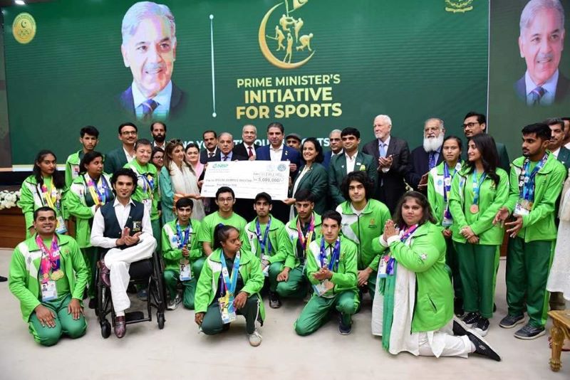 For appreciation and encouragement, Prime Minister Muhammad Shehbaz Sharif presented a cheque to the Pakistani contingent which participated in the recently held Special Olympics in Germany and won 11 Gold, 29 Silver, and 40 Bronze medals in Islamabad.