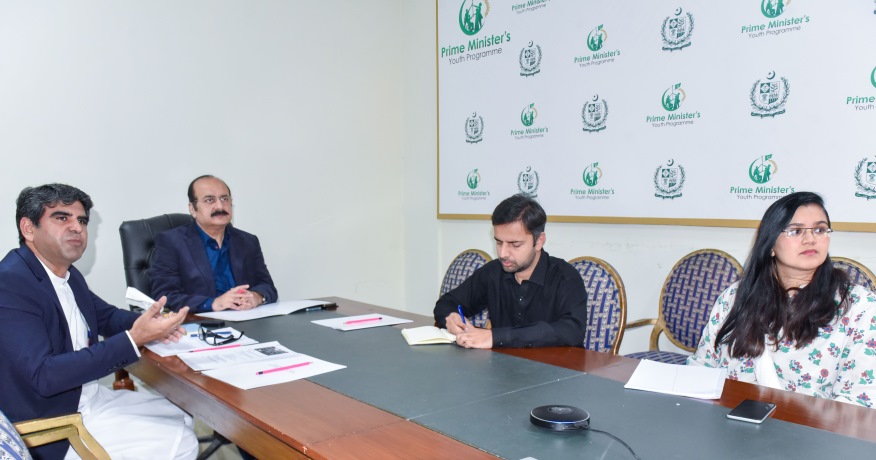  Rana Mashhood, Chairman Youth Programme, held a meeting with the State Bank of Pakistan to discuss an expansion of the Prime Minister's Youth Business Loan Scheme. 
