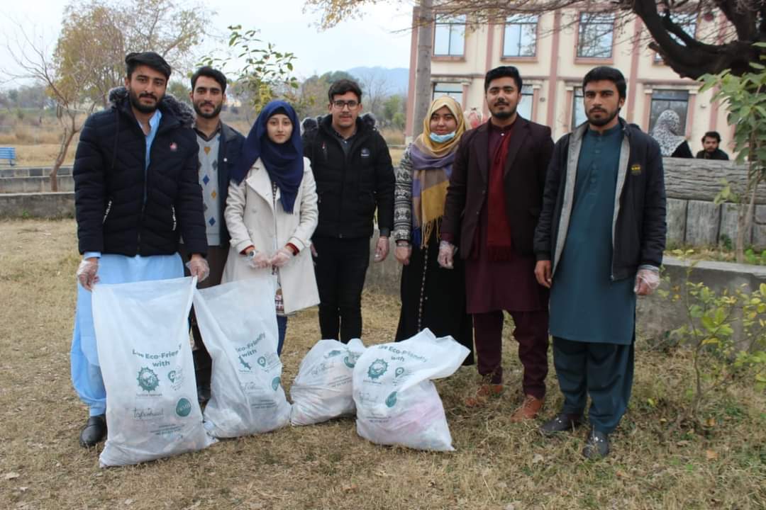 Cleanliness Drive was held in Islamabad by the students of Quaid e Azam Univeristy.